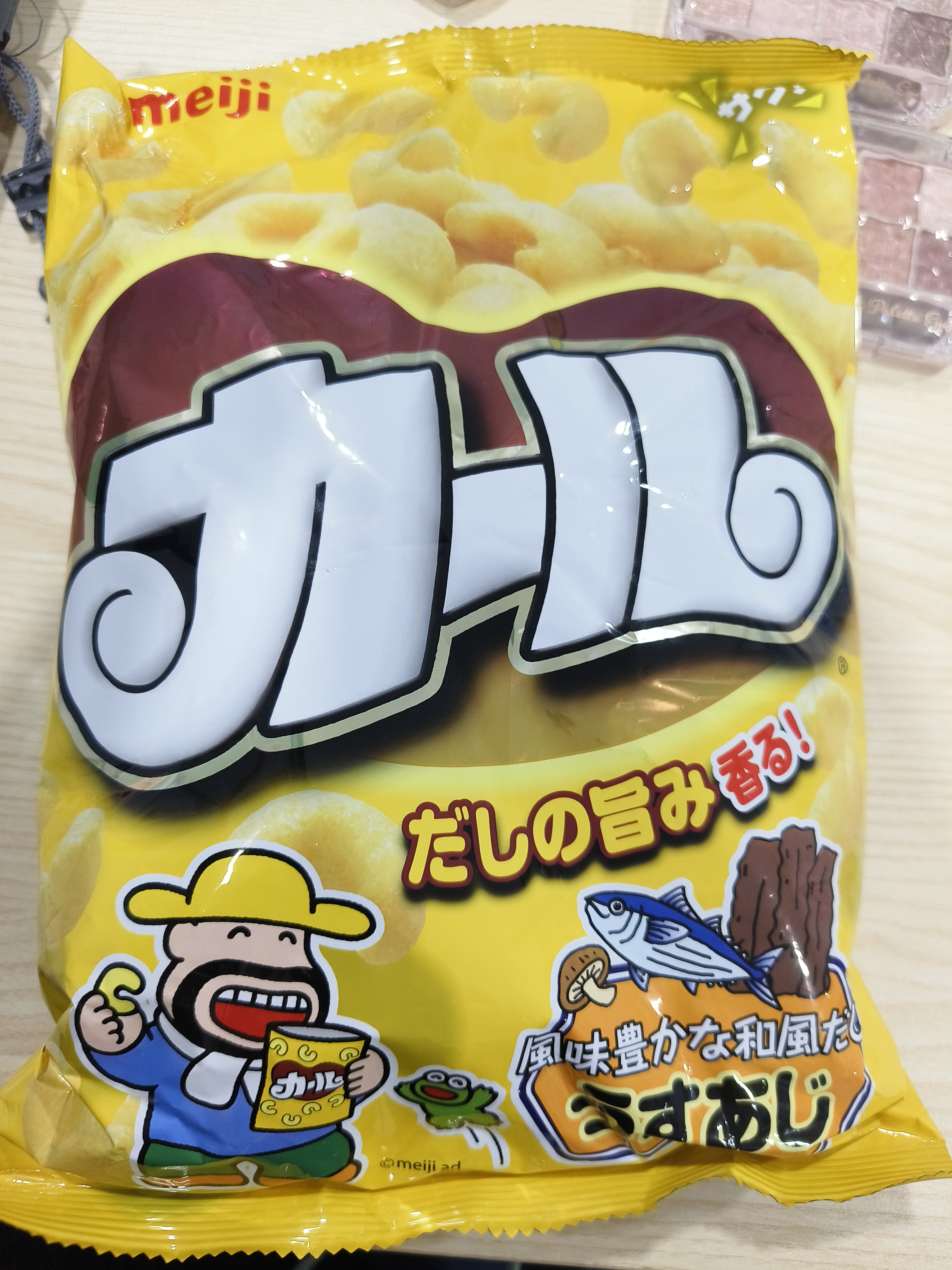 Meiji Karl รุ่น Light Salt (うすあじ) ซึ่งเป็นรสเกลือผสมน้ำซุปปลา